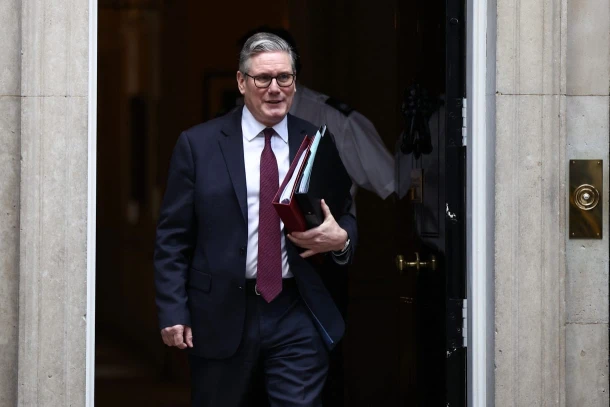 Az Epstein-botrány miatt mondott le a brit miniszterelnök kabinetfőnöke