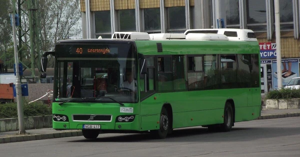 Bevásárlótáskában vitte a 900 ezer euró készpénzt a pécsi buszbotrány főszereplője