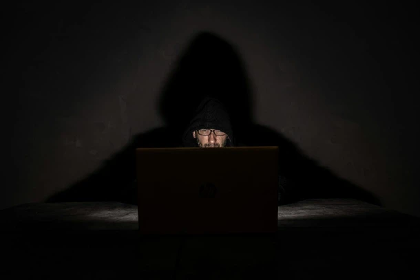 Vezérigazgató akart lenni, ezért lopott – most sok-sok év börtön vár rá