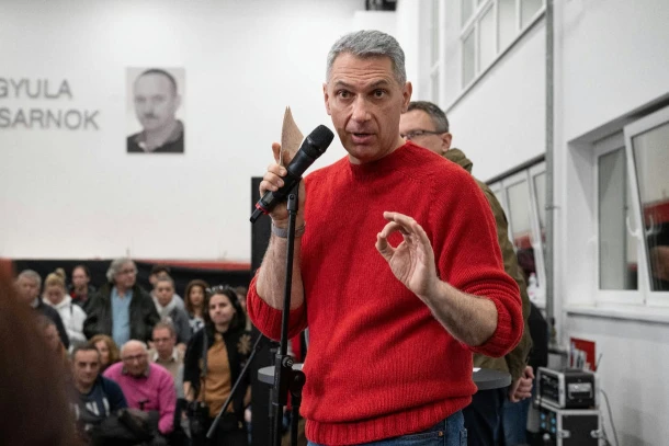 A hatalompolitikai szempontok és a személyes adataid találkozása egy Lázárinfón