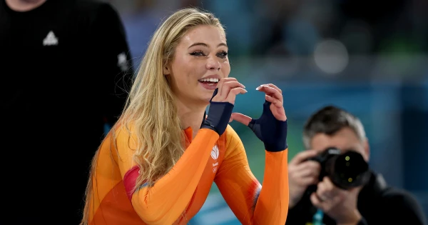 Jutta Leerdam, a szélsőjobbos ringpojáca dívának nevezett barátnője lopta el a show-t a milánói jégoválon