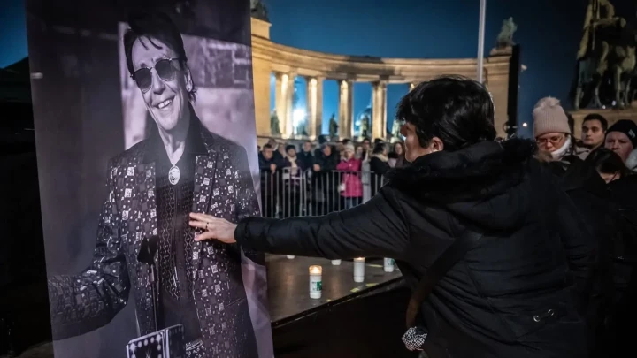 "Nem búcsúzunk" - megható szavakkal köszönt el lánya Fenyő Miklós temetésén