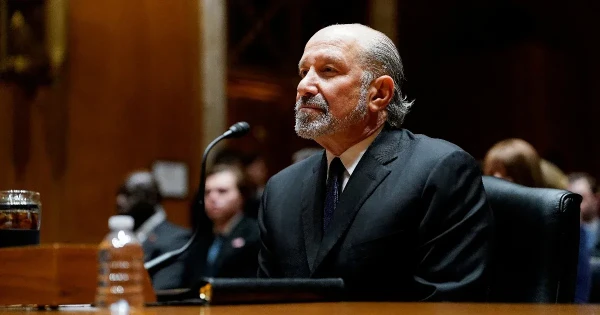 Trump kereskedelmi minisztere elismerte, hogy egyszer együtt ebédelt Epsteinnel a hírhedt magánszigeten