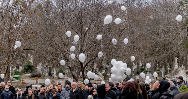 Videónk a legendás zenész búcsúztatásáról