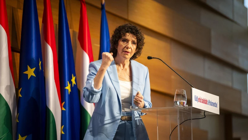 Az Európai Bizottsághoz fordul Dobrev Klára a gödi Samsung SDI-gyár ügyében, akár büntetőeljárás elindítását várja az Ursula von der Leyentől