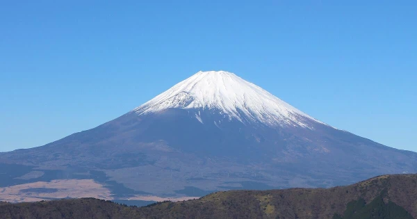 Egyre mélyebbre úszik a hitelekben a világ legeladósodottabb országa