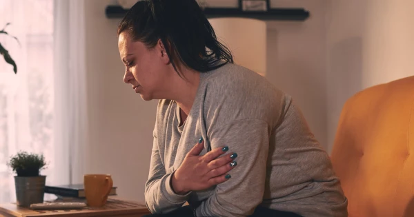 Ezek a biztos jelek! Így mutatja a szervezet, hogy beteg a májad