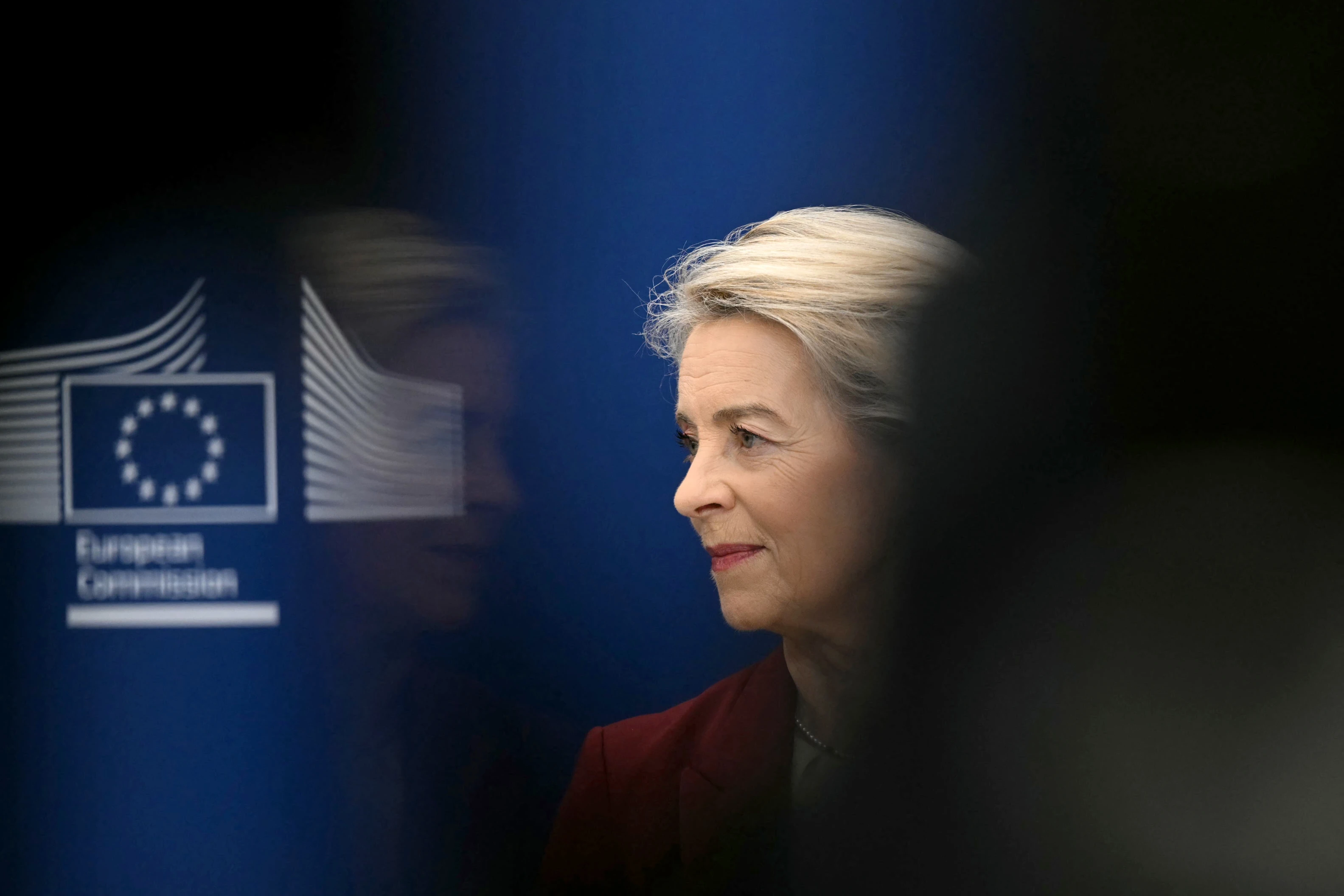 Gúzsba kötötték az EU-t, most bontanák a szabályokat