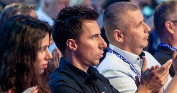 Ki is az a Radnai Márk, akinek a nevével weboldal indult, melynek tartalma megrengetheti a Tisza Párt vezetését?