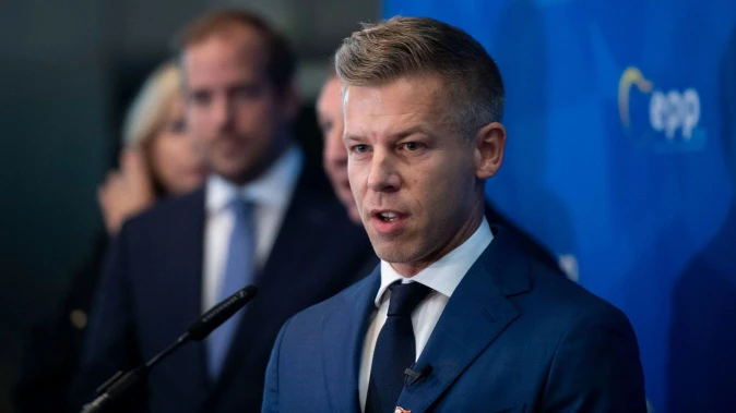 Már tévécsatornákat záratna be Magyar Péter