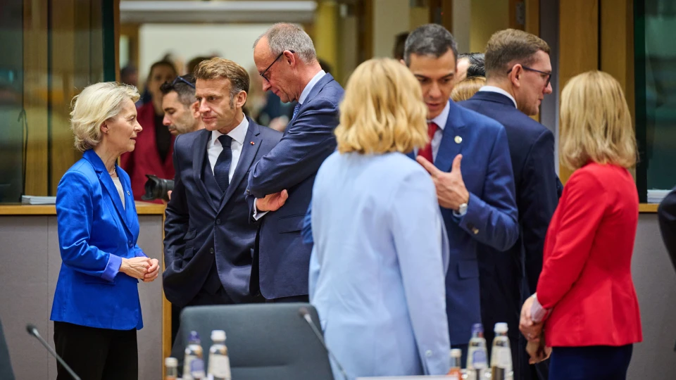 Ütött az óra: Európának az asztalra kell csapnia, vagy elsöpri a "kínai cunami"