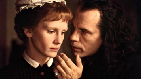 [BUKTA VAN!] Rendezője otthagyta már a forgatás előtt, sztárjai és alkotói összerúgták a port, 3 befejezés is készült hozzá, de egyik sem működött – 30 éve bukott óriásit A gonosz csábítása