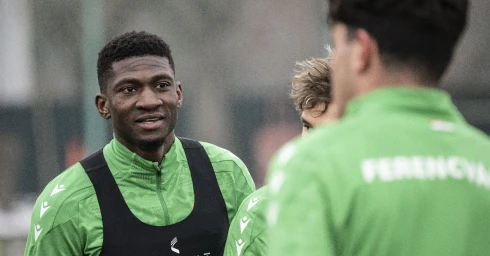 Egy valami zavarja a Fideszt a futballban megjelenő rasszizmusban: ha beszélnie kéne róla