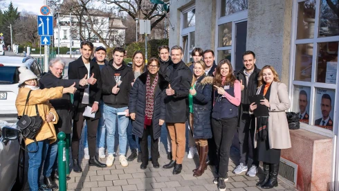 Magyar Péter körzetében kampányol Lévai Anikó