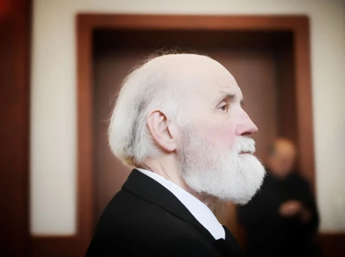 Visszakapcsolták az áramot Iványi Gáborék parókiáján és templomában