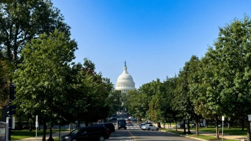 A demokraták már tudják, kit kellene meghallgatni Clintonék után az Epstein-ügyben