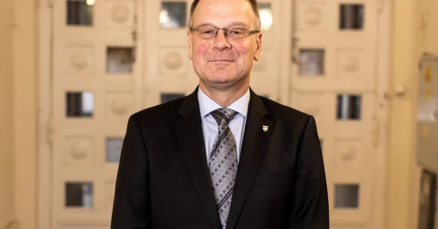 Navracsics Tibor: a választásokig már nincs értelme szóba hozni a befagyasztott uniós forrásokat