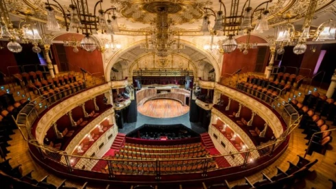 Díszletcsere és közös munka: összefog a pécsi és a zalaegerszegi színház