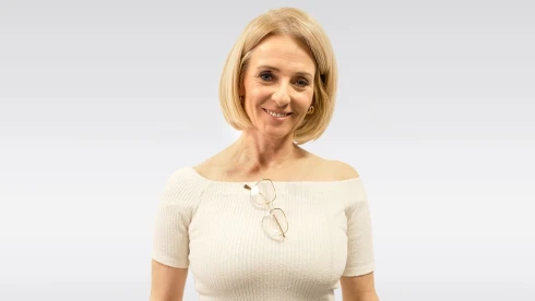 „Régen rossz, ha valaki saját magát kiáltja ki megváltónak” – Marsi Anikó a Mandinernek