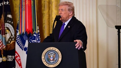 Trump megkavarta az AI-piacot: felhasználók ezrei dobták a ChatGPT-t