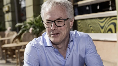 „Indul a tűzijáték, március 15-ig előkerülnek az első betárazott sztorik a pártok és a jelöltjeik ellen”