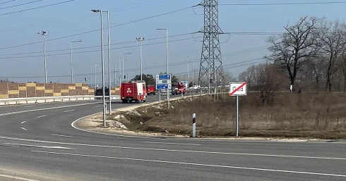 Nagy erőkkel vonult ki a tűzoltóság a Samsung gödi gyárához, de nem árulják el, miért