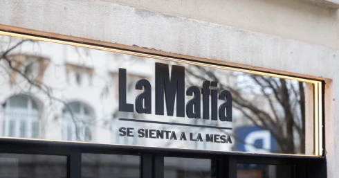 Nevet kell váltania A maffia asztalhoz ül nevű étteremláncnak Spanyolországban - Fellebbeznek a döntés ellen