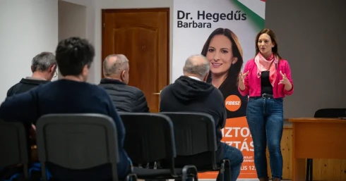 Elmentünk a fideszes jelölt fórumára, hogy meghallgassuk a háborús paráztatást, de csalódnunk kellett