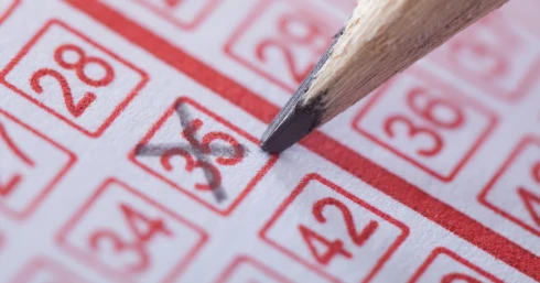 Megjöttek az Ötöslottó milliárdokat érő nyerőszámai