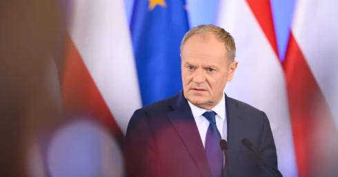 Donald Tusk szerint Orbán Viktor „Putyin-párti politikája” az ukrán–magyar feszültség forrása