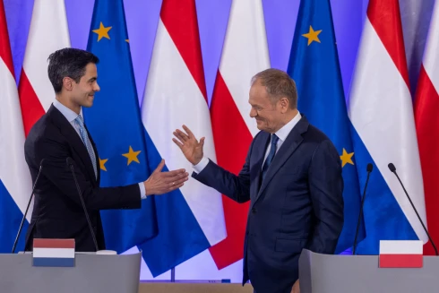 Donald Tusk szerint Zelenszkij túl messzire ment a legutóbbi kijelentésével, de az ukrán-magyar feszültség fő oka Orbán nyíltan Putyin-párti politikája