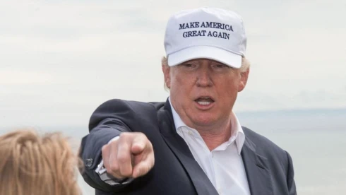 Egy felmérés szerint Trump elnök népszerűbb, mint leghevesebb kritikusai