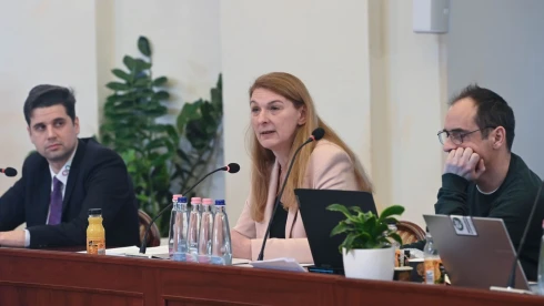 Iványi Gábor közreműködésével szorítaná ki a lakókat egy közkedvelt közparkból Baranyi Krisztina + videó