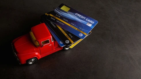 Állj meg: ezért foglalhatják le a pénzed azonnal a határon