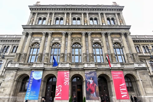 Kiderült, hogy kikben és melyik szervezetben bíznak leginkább a magyarok