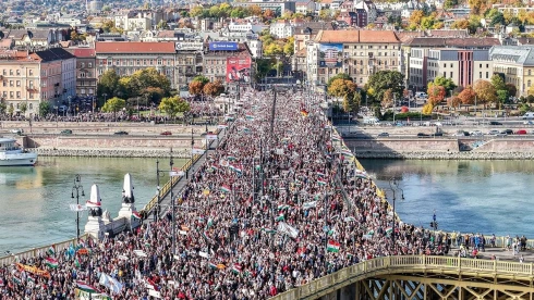 Kocsis Máté: Mutassuk meg a Békemeneten, hogy nem az ukránok döntenek Magyarországról + videó