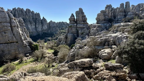 Lélegzetelállító kőlabirintus hálózza be ezt a vidéket