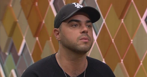 „Neked nincs gyereked se, meg azt hiszem, el is hagytak” – vágott vissza Young G Béci az őt kinevető és mosogatókirálynak nevező Molnár Áronnak – videó