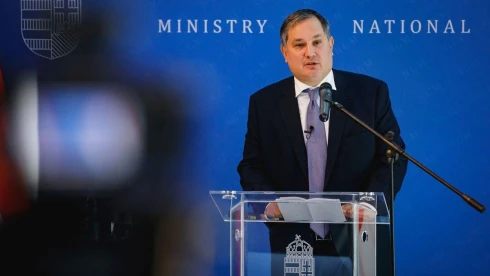 Sokkoló számokat hozott nyilvánosságra Nagy Márton, literenkénti 1000 forintos gázolajtól menekültek meg a magyarok – Nyugat-Európa elesett, nem tudni még, hol a vége