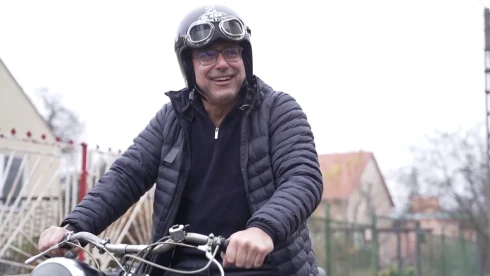 Sváby András legújabb műsorában házhoz megy a családi kincsekért