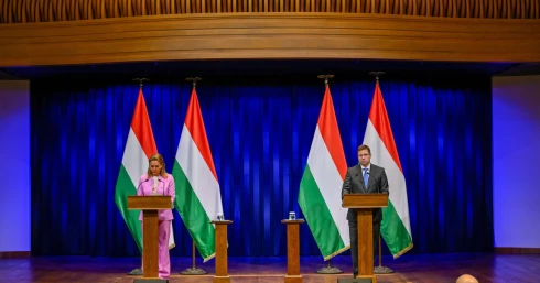 "Elegendő tartalékaink vannak, hogy fenntartsuk a védett benzinárat"- bejelentések a Kormányinfón