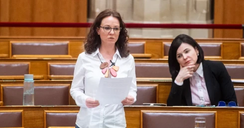 Az MSZP óbudai szervezete felszólította Szabó Tímeát, hogy lépjen vissza a Tisza javára