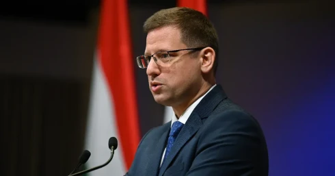 Gulyás Gergely szerint helytelen és elítélendő minden erőszakos fellépés az újságírókkal szemben