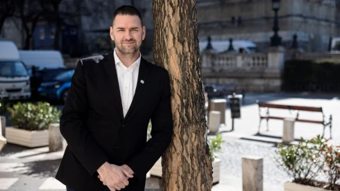 „Ilyen vészterhes időkben a biztosra kellene menni” – Kucsera Gábor a Mandinernek