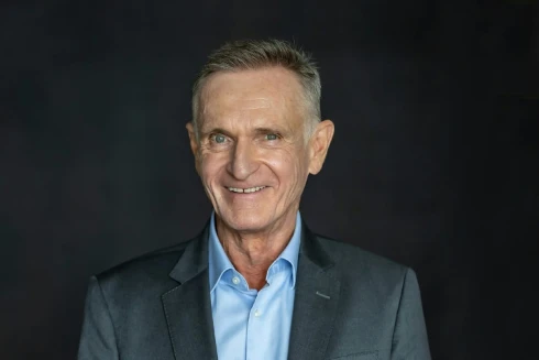 Két magyar milliárdos közösen fog bele a repülőzésbe