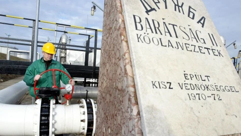 Megszólaltak Ursula von der Leyenék a magyar vizsgálóbizottságról Kijevben: „Nem tudunk róluk semmit” – érthetetlen tervvel álltak elő a Barátság vezetékről