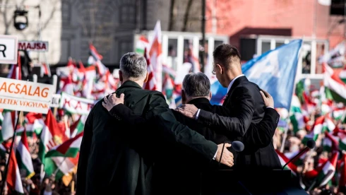 A Fidesz nem tud nyerni, csak az oroszok segítségével