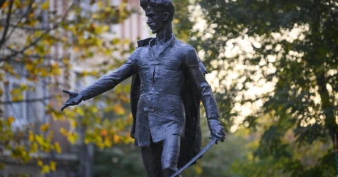 Aranyt dühítette a Petőfi-kisajátítási verseny, Jókai részt vett benne