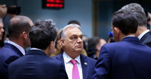 Az utolsó pillanatban visszavonulót fújt az Orbán-kormány Brüsszelben