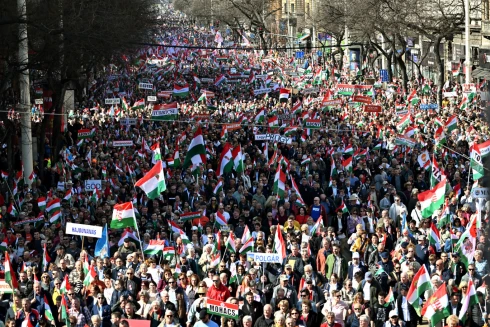 Ekkora volt a tömeg a Békemeneten és a Tisza március 15-i rendezvényén